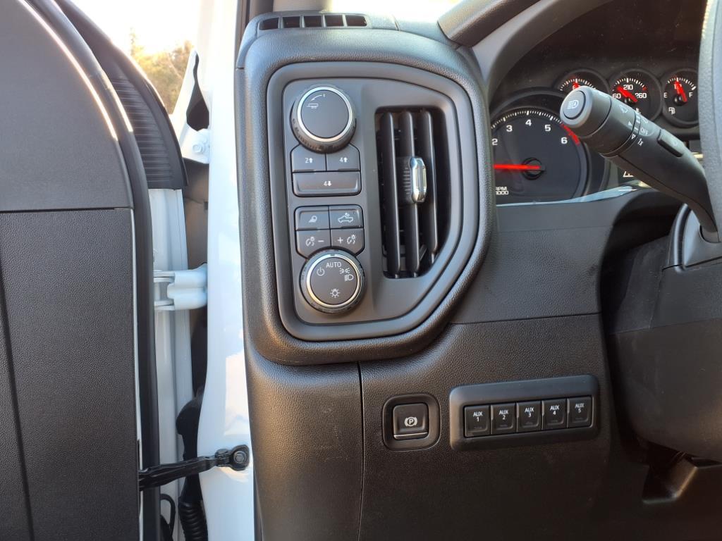 2025 Chevrolet Silverado 3500HD photo 10