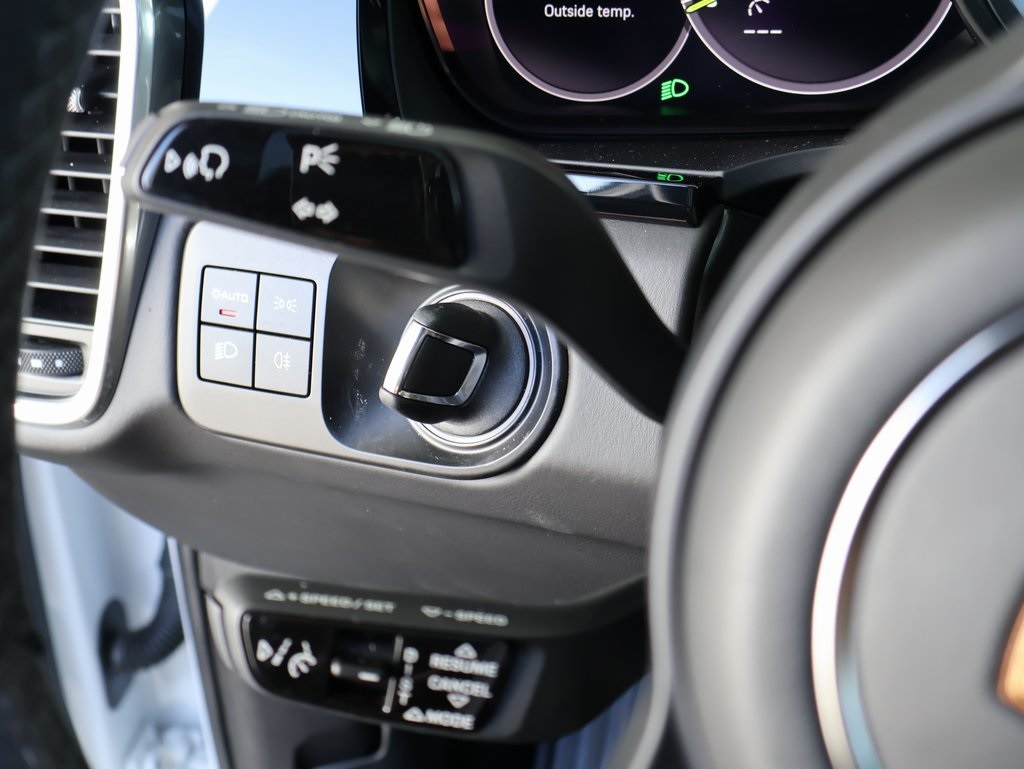2022 Porsche Cayenne E-Hybrid Coupe Turbo S photo 28