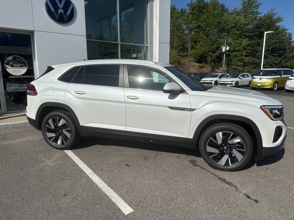 2026 Volkswagen Atlas Cross Sport SE Technology photo 10