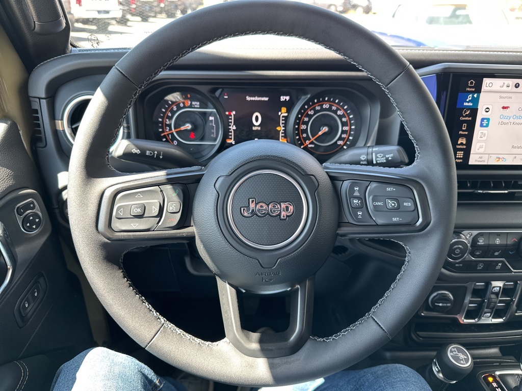 2025 Jeep Gladiator Sport photo 11