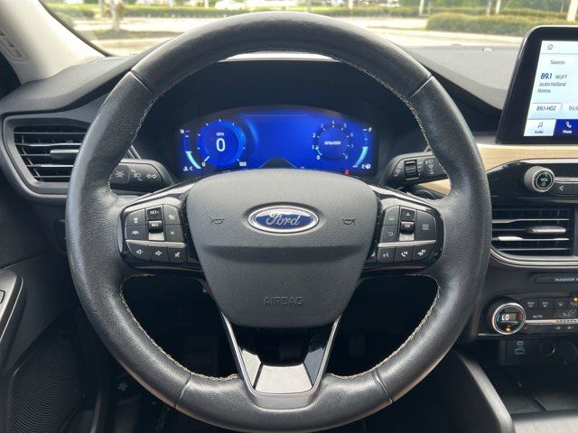 2021 Ford Escape Titanium photo 5