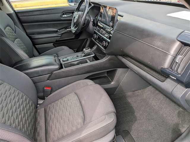 2022 Nissan Pathfinder SV photo 25