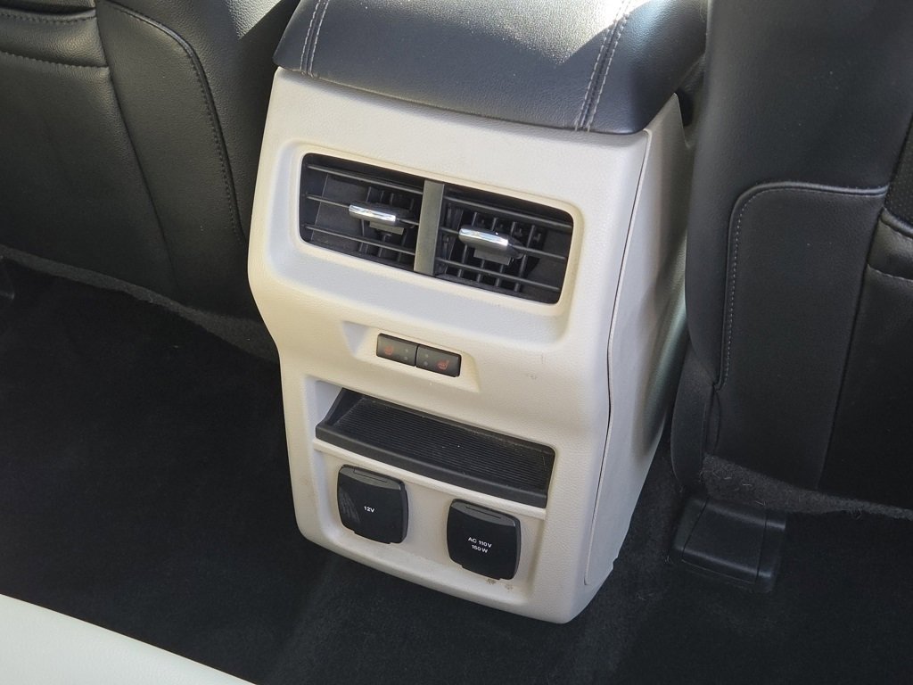 2018 Ford Edge Titanium photo 28