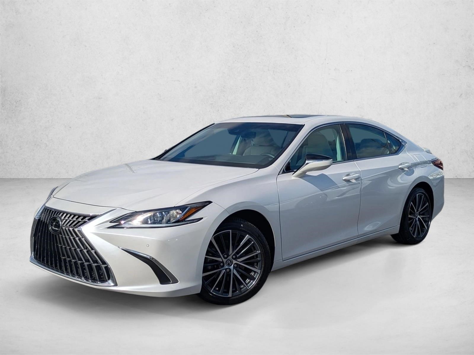 2025 Lexus ES Hybrid 300h's photo