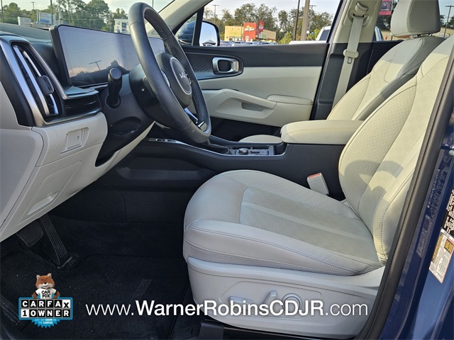 2025 Kia Sorento S photo 5