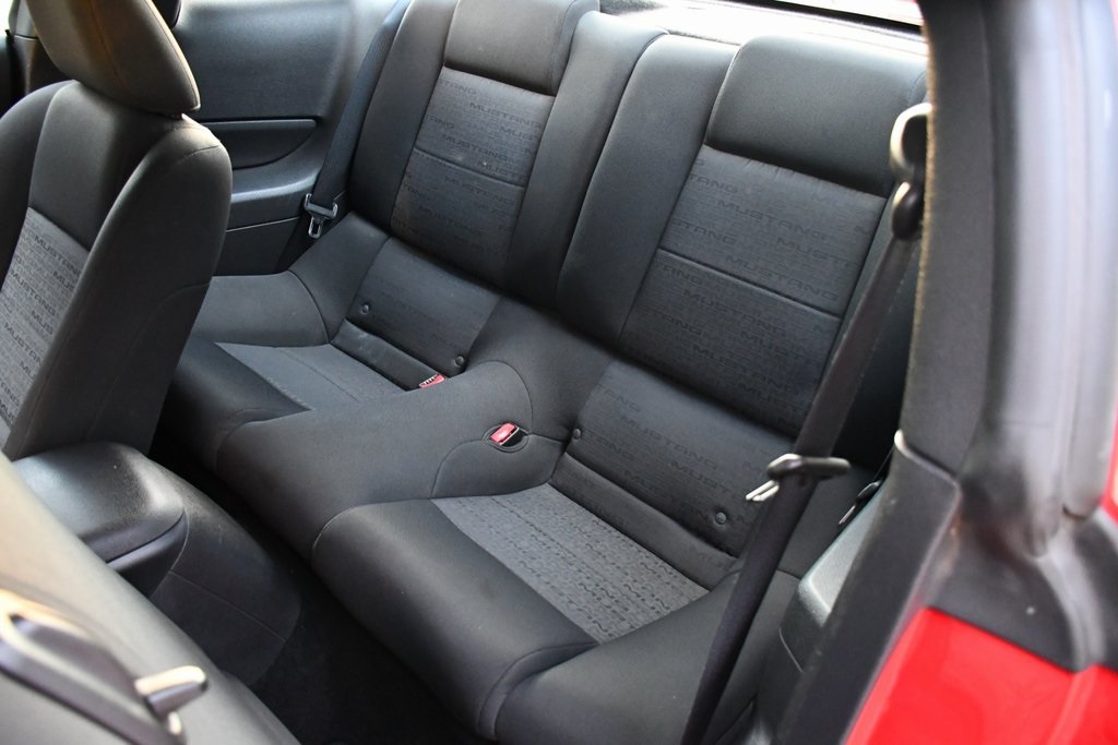 2005 Ford Mustang photo 25