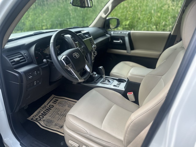 2022 Toyota 4Runner SR5 Premium photo 10