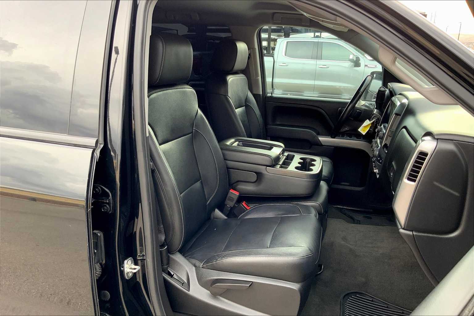 2018 Chevrolet Silverado 1500 LT photo 8