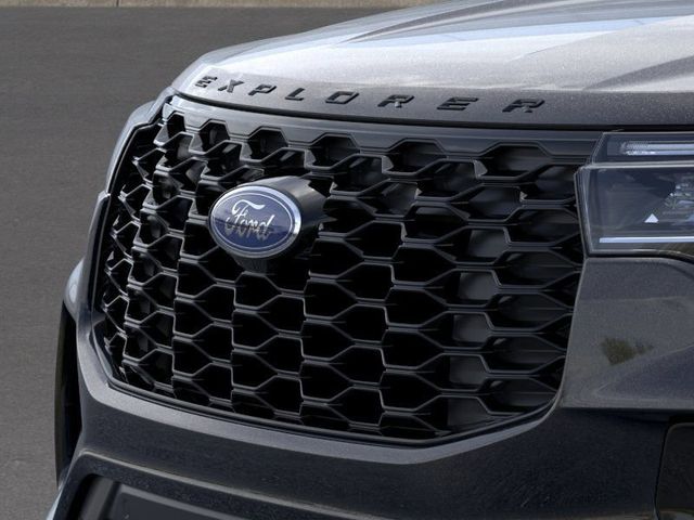 2025 Ford Explorer ST-Line photo 16