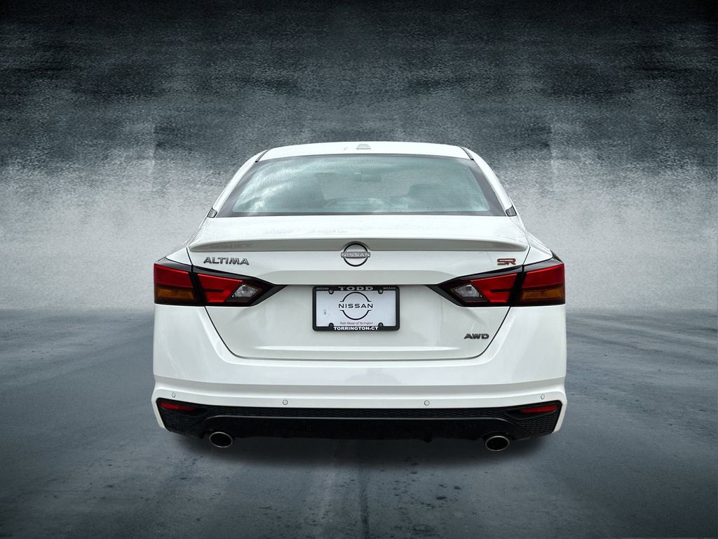 2025 Nissan Altima 2.5 SR photo 3