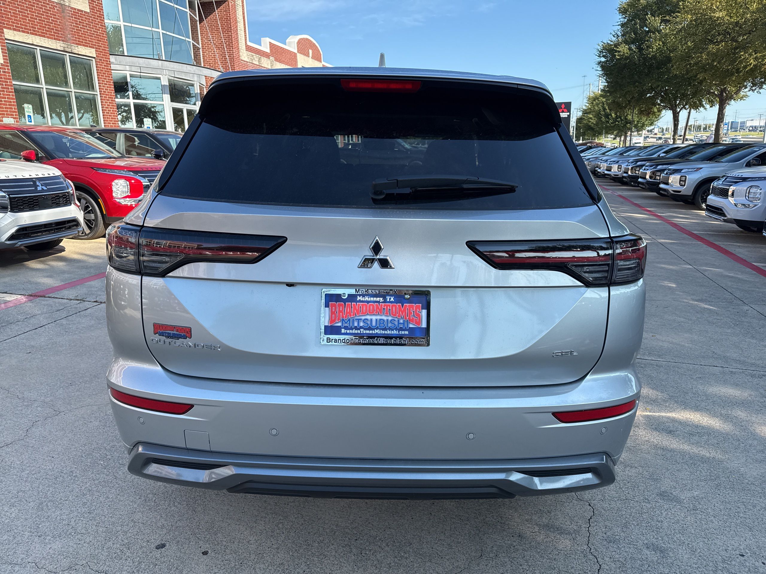 2025 Mitsubishi Outlander SEL photo 4
