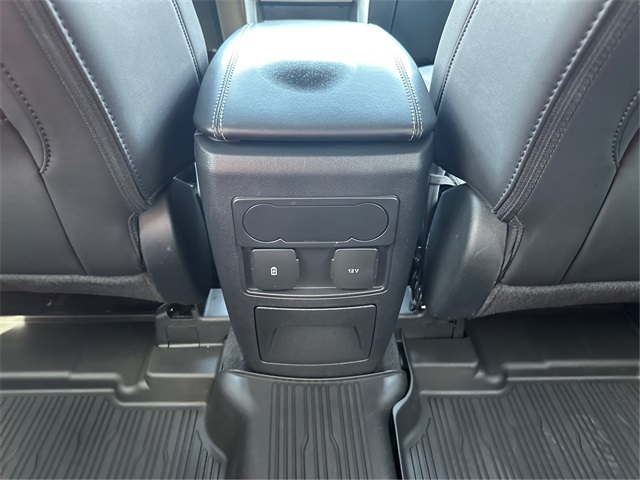 2023 Ford Explorer XLT photo 21