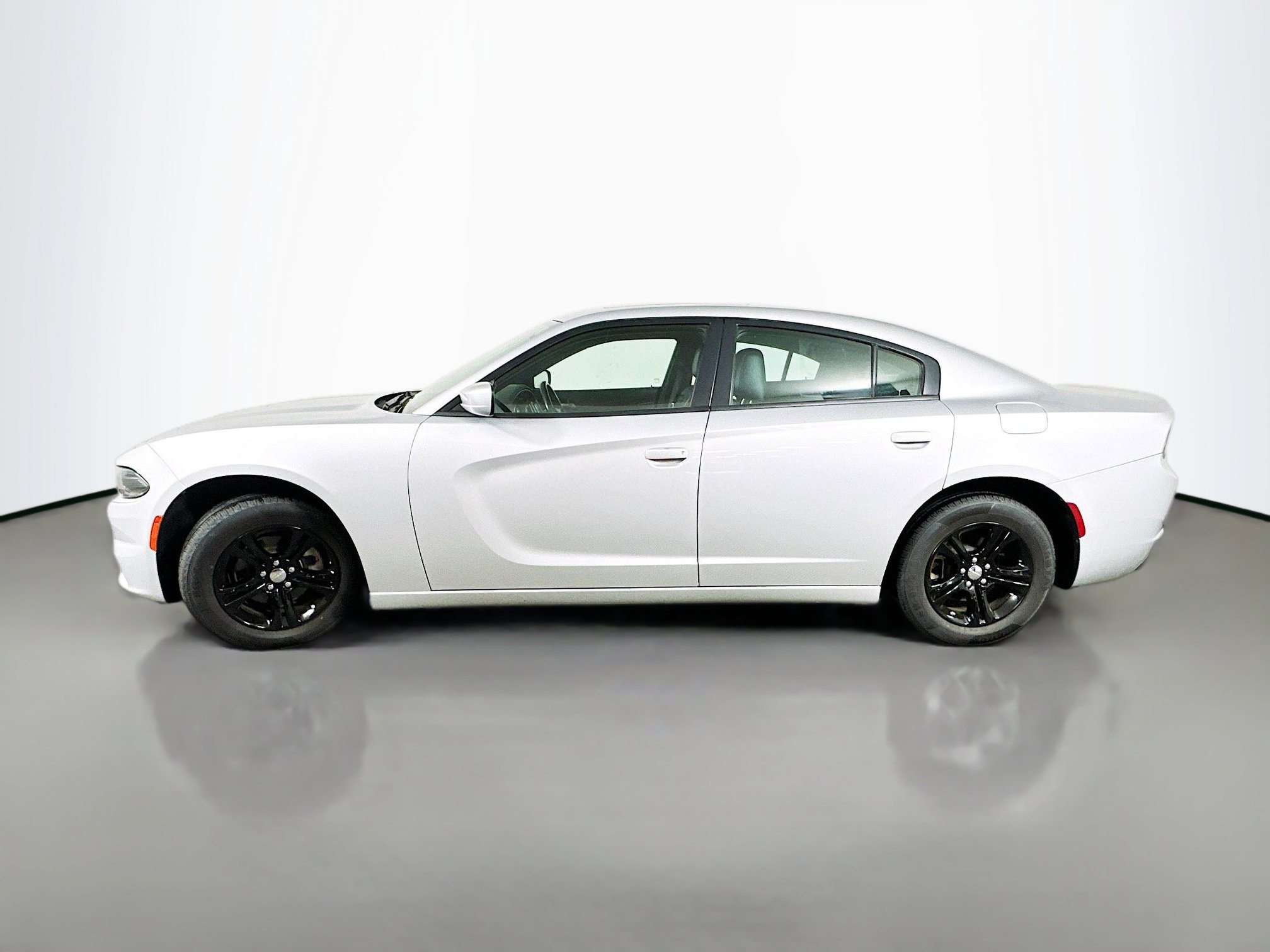 2022 Dodge Charger SXT photo 2