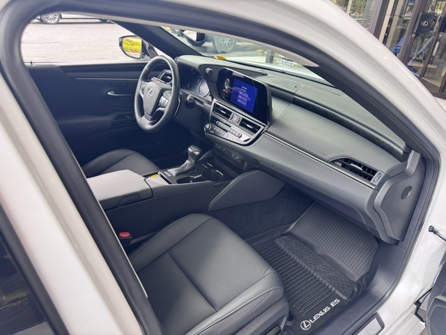 2025 Lexus ES 350 photo 21