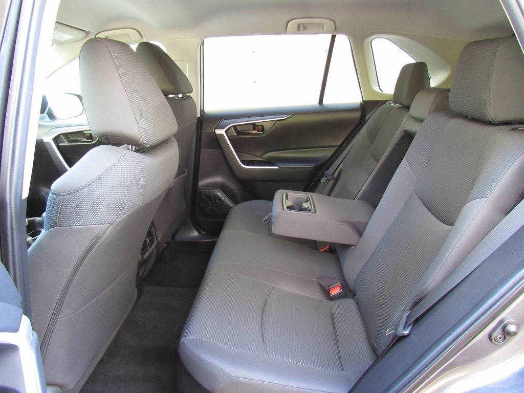 2021 Toyota RAV4 Hybrid LE photo 15
