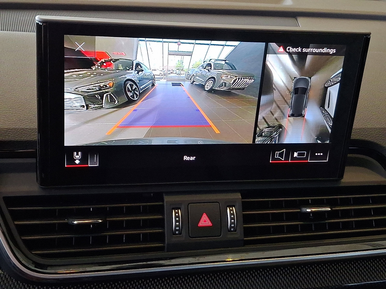 2024 Audi SQ5 Premium Plus photo 13