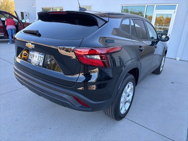 2024 Chevrolet Trax LS photo 3