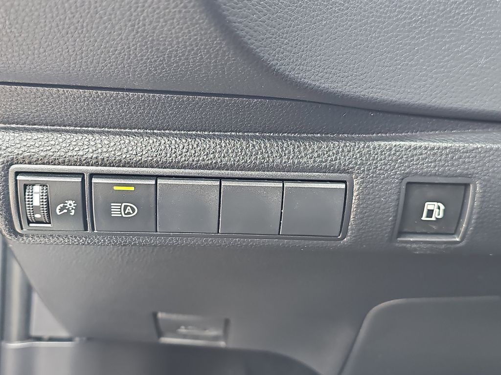 2022 Toyota Corolla Hybrid LE photo 23