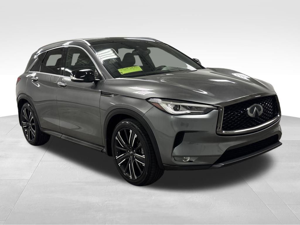 2021 Infiniti QX50 Luxe photo 2