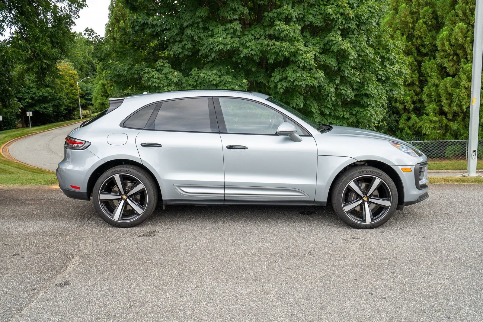 2024 Porsche Macan Base photo 8