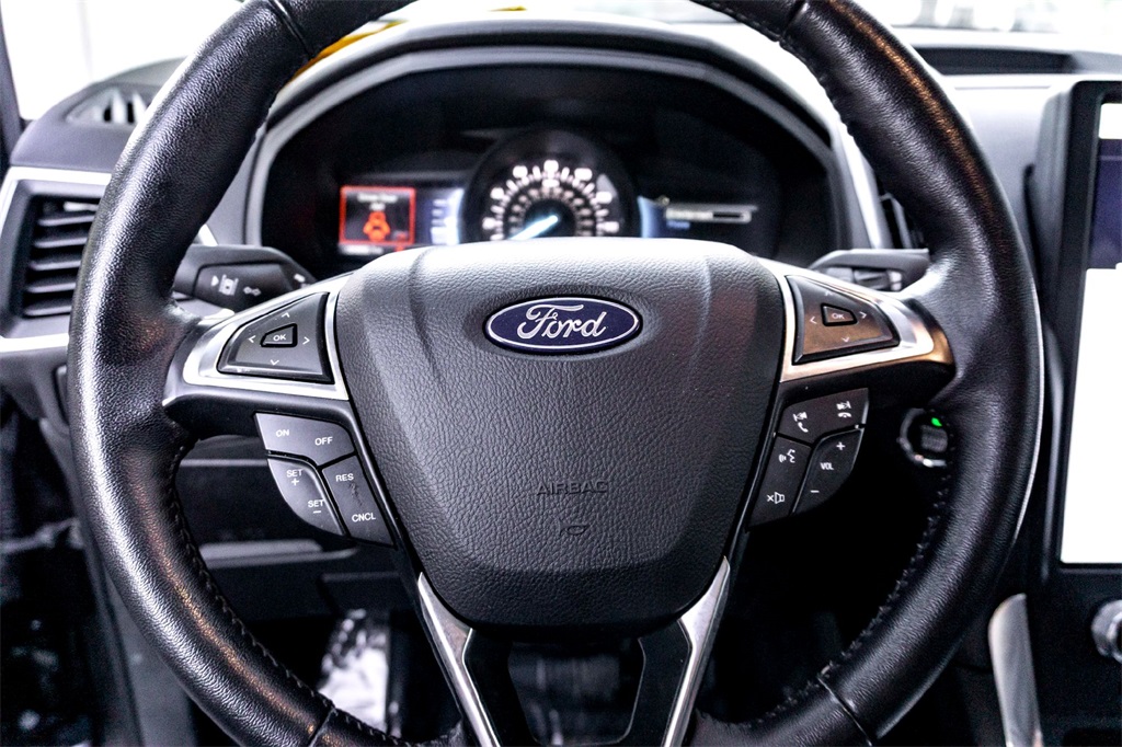 2024 Ford Edge Titanium photo 17