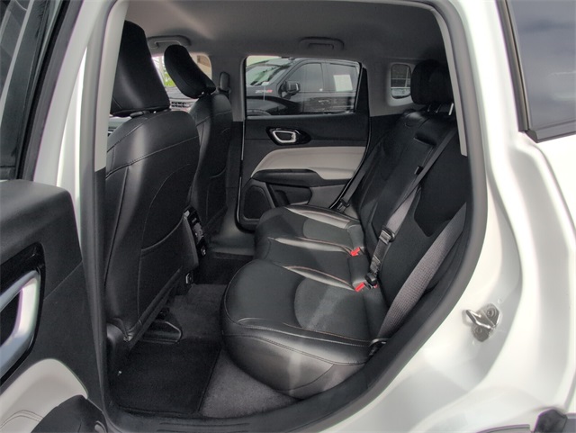 2022 Jeep Compass Limited photo 4