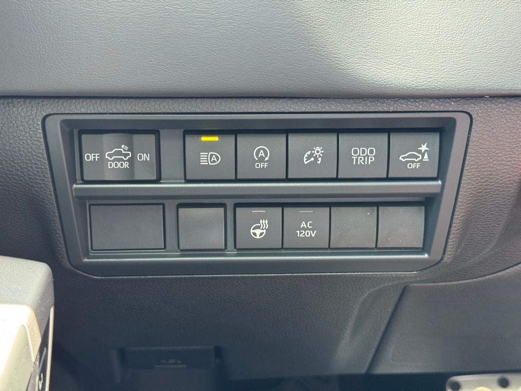 2025 Toyota Tundra Platinum CrewMax photo 20