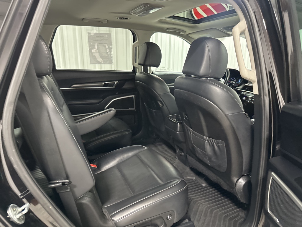 2022 Kia Telluride S photo 25