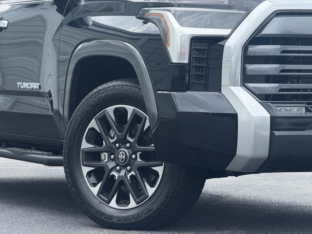 2025 Toyota Tundra Limited photo 2