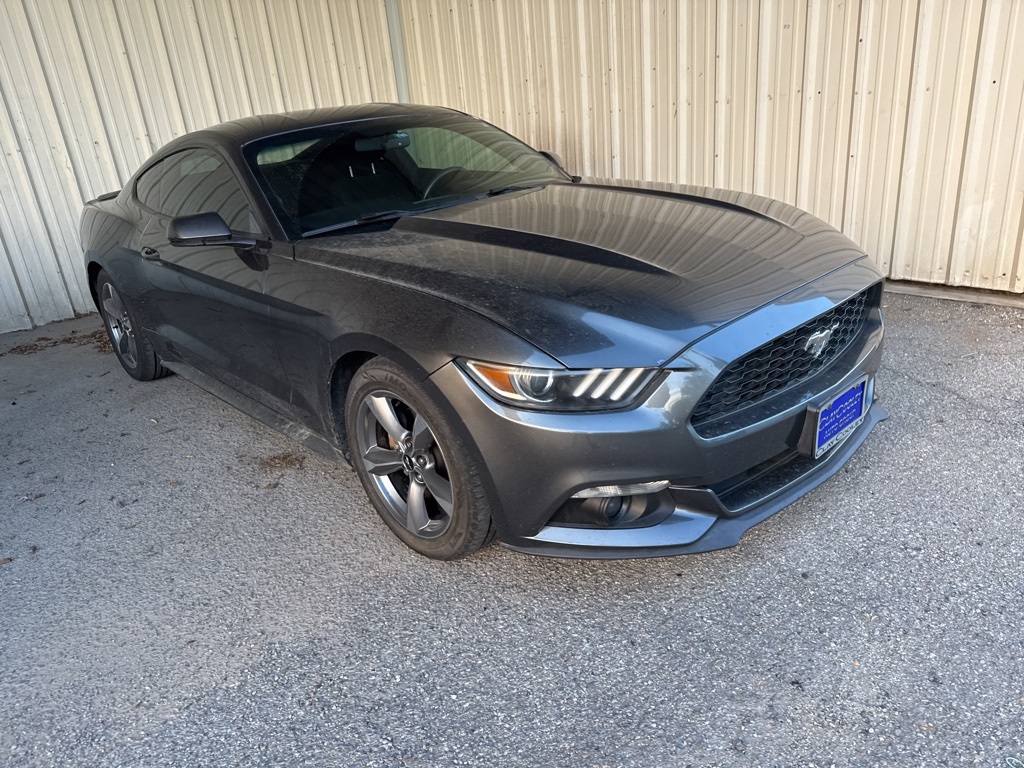 2016 Ford Mustang V6 photo 2
