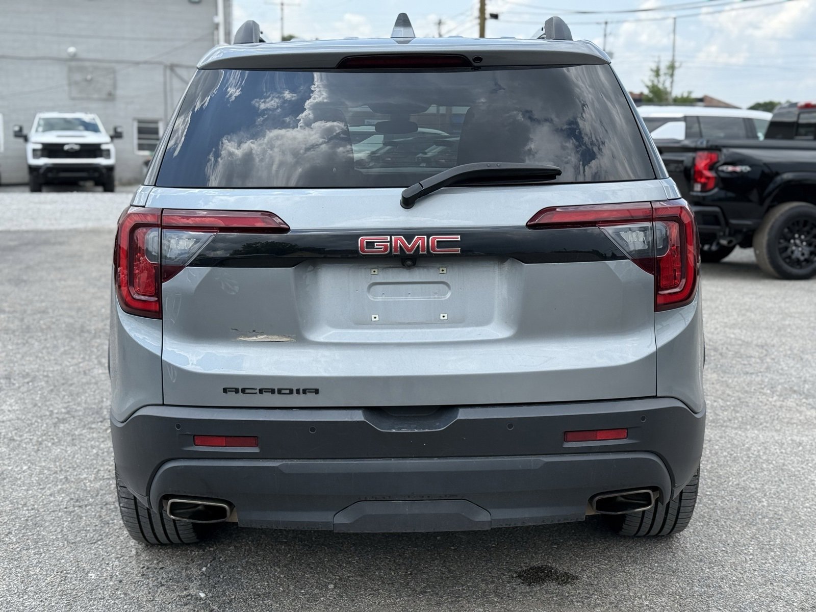 2023 Gmc Acadia SLE photo 4