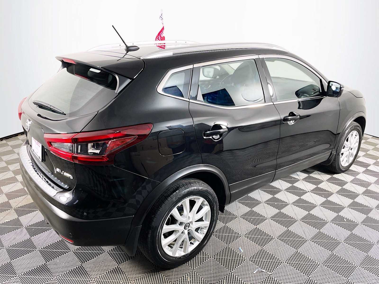 2022 Nissan Rogue Sport SV photo 3