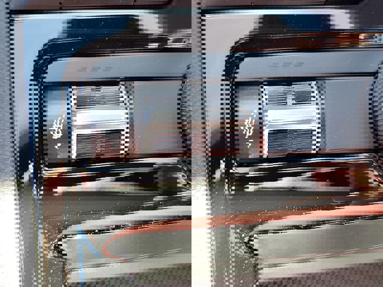 2025 Kia K5 GT-Line photo 25