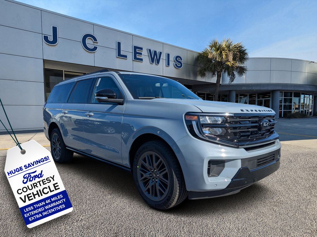 2025 Ford Expedition Platinum's photo