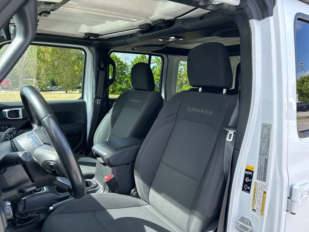 2022 Jeep Wrangler Unlimited Sahara photo 12