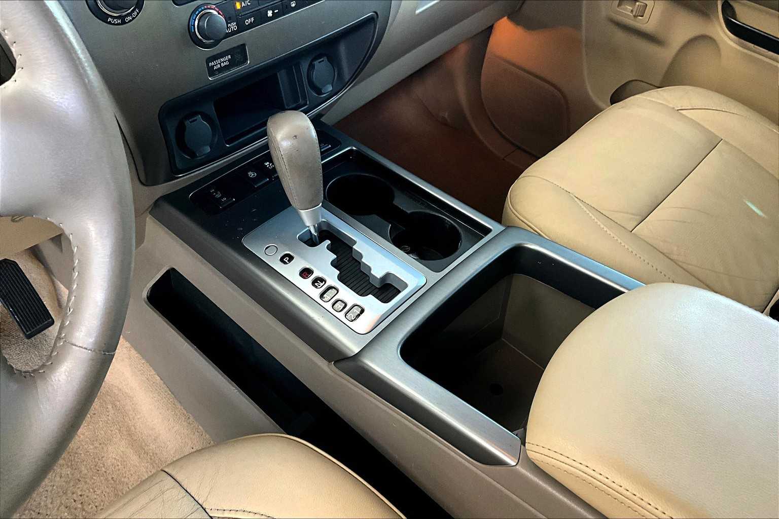 2013 Nissan Armada Platinum photo 15