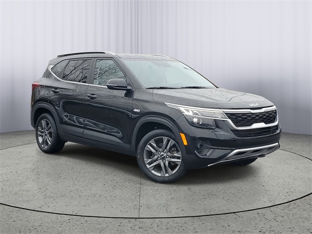 2023 Kia Seltos S photo 2