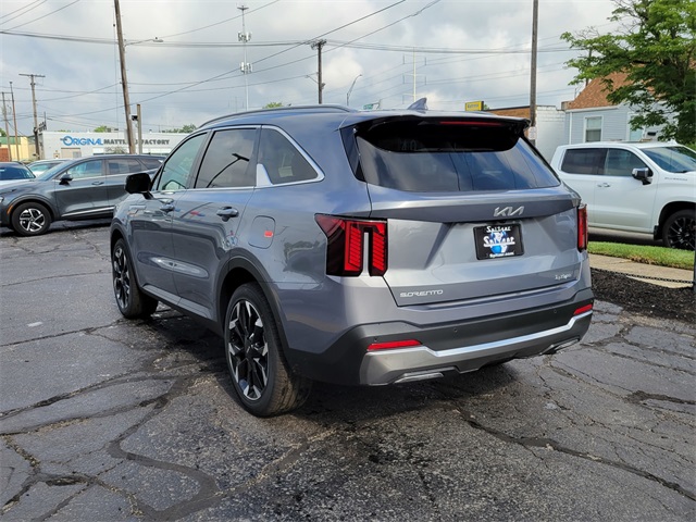 2025 Kia Sorento SX photo 3