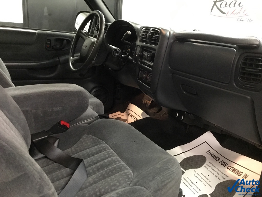 2000 Chevrolet S-10 Pickup photo 29