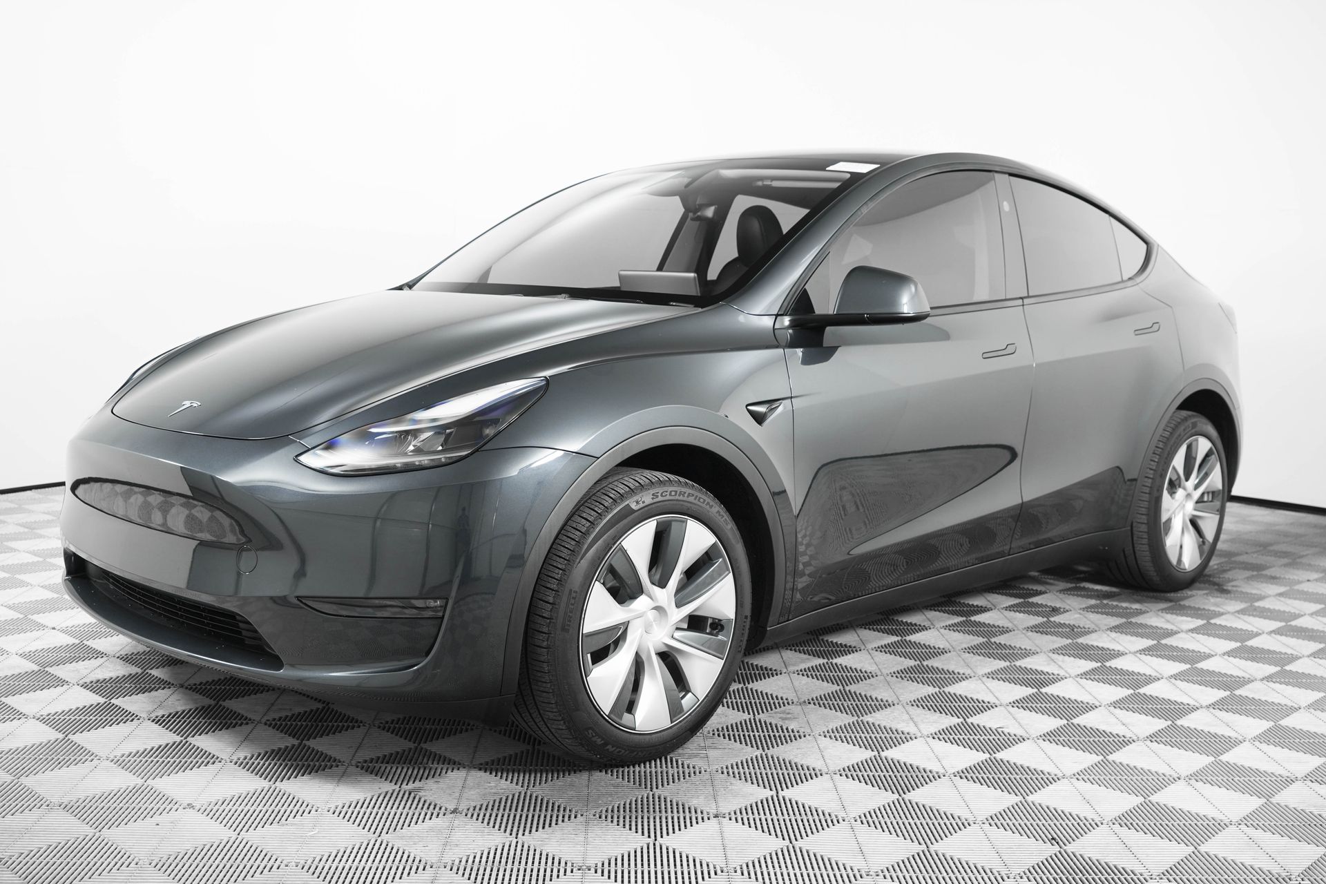 2024 Tesla Model Y Long Range photo 3