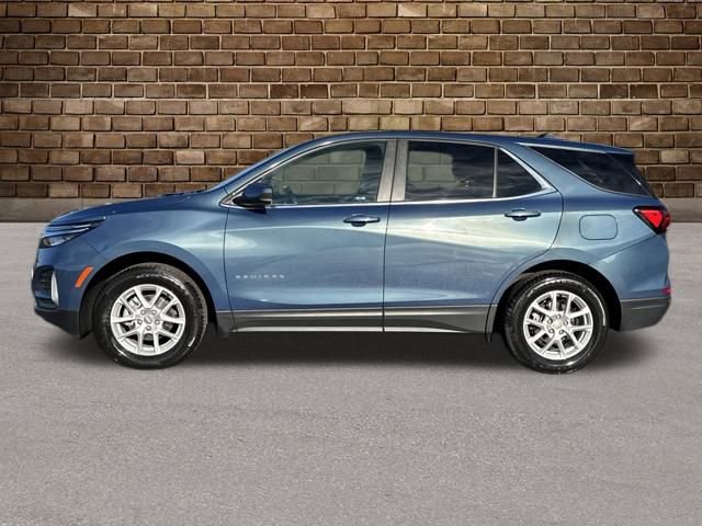 2024 Chevrolet Equinox LT photo 2