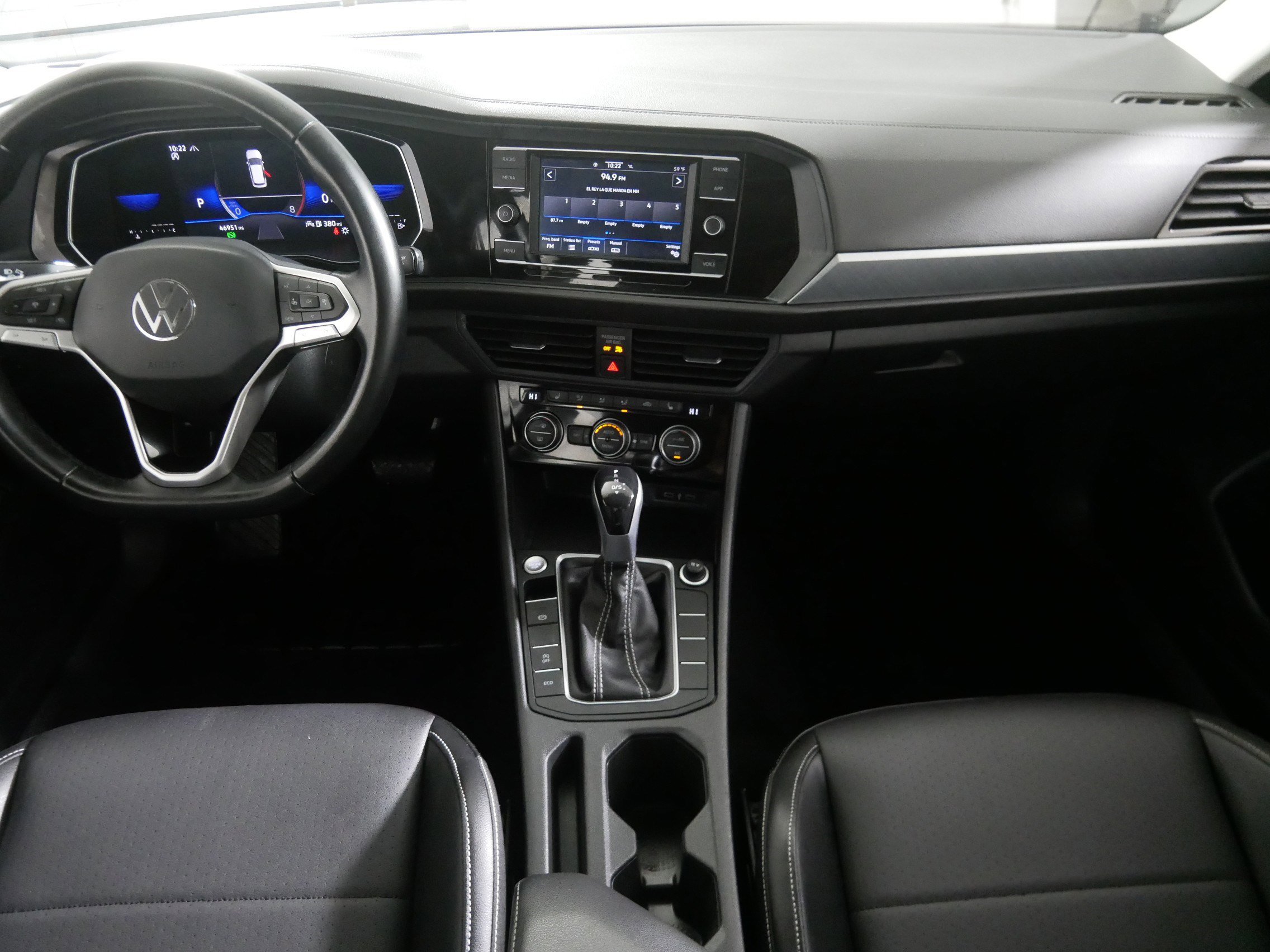 2022 Volkswagen Jetta SE photo 10