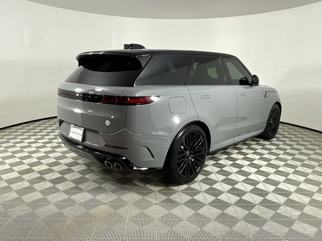 2025 Land Rover Range Rover Sport photo 4