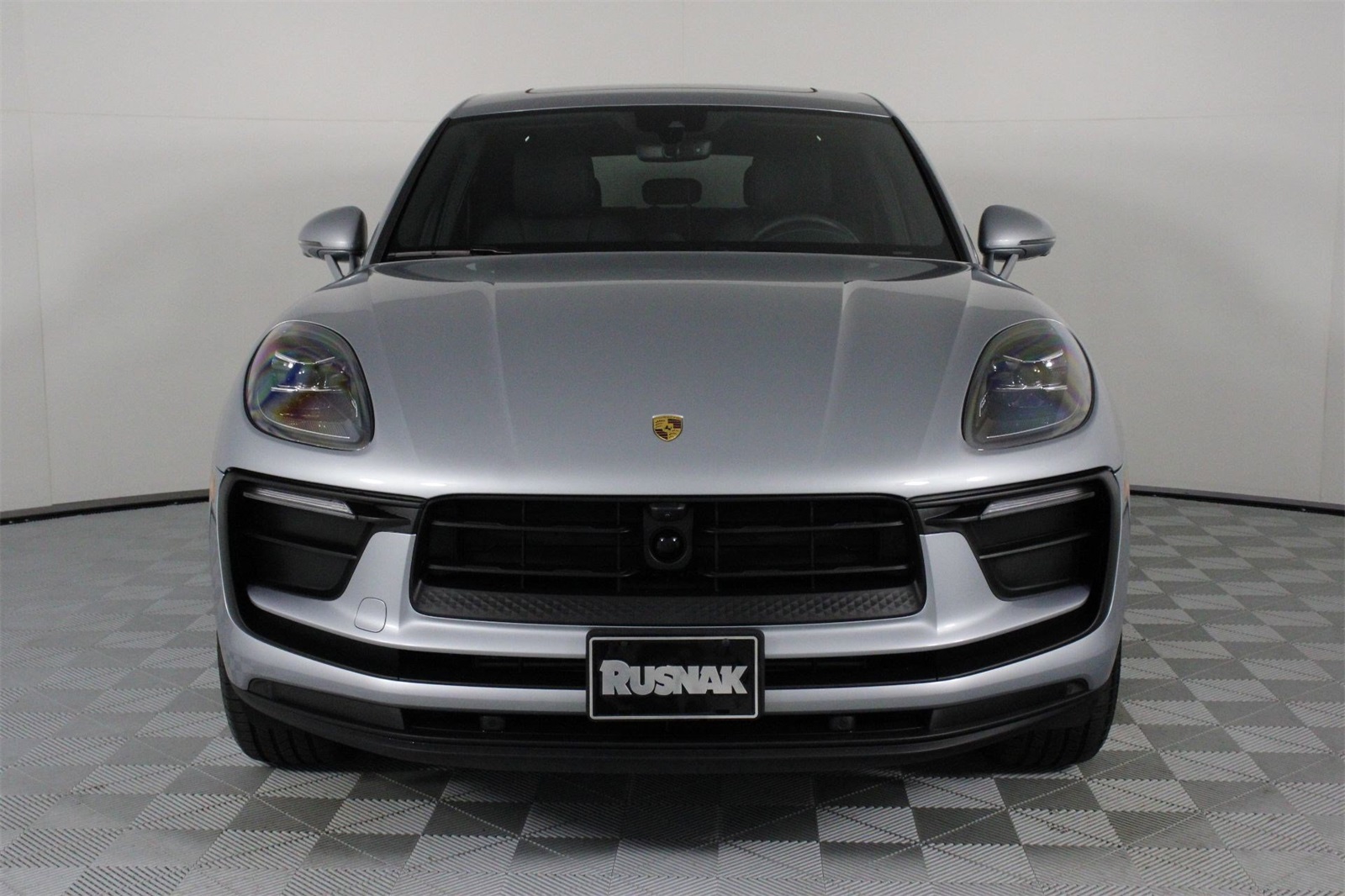2025 Porsche Macan photo 10