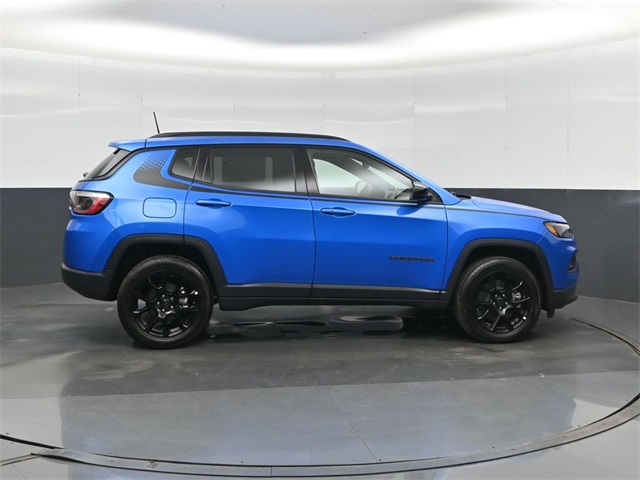 2026 Jeep Compass Latitude photo 4