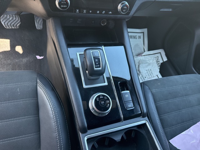 2022 Mitsubishi Outlander Black Edition photo 10