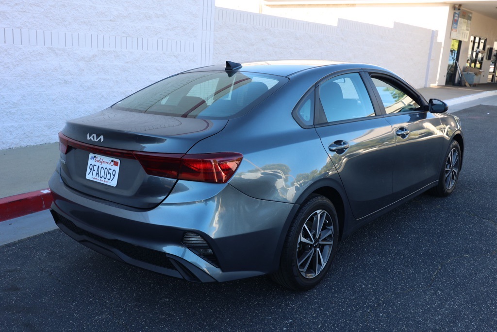 2023 Kia Forte LXS photo 3