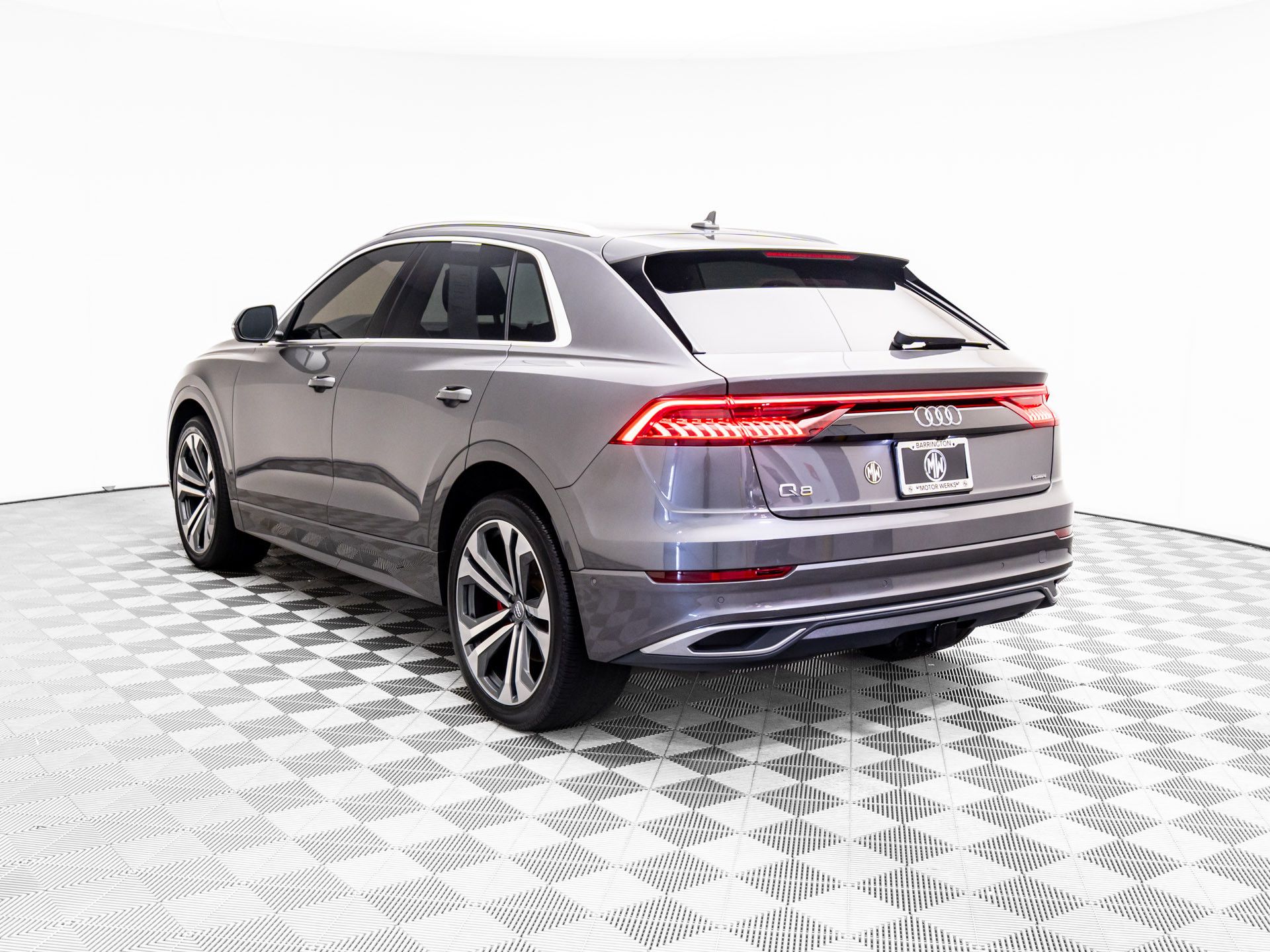 2019 Audi Q8 Prestige photo 3