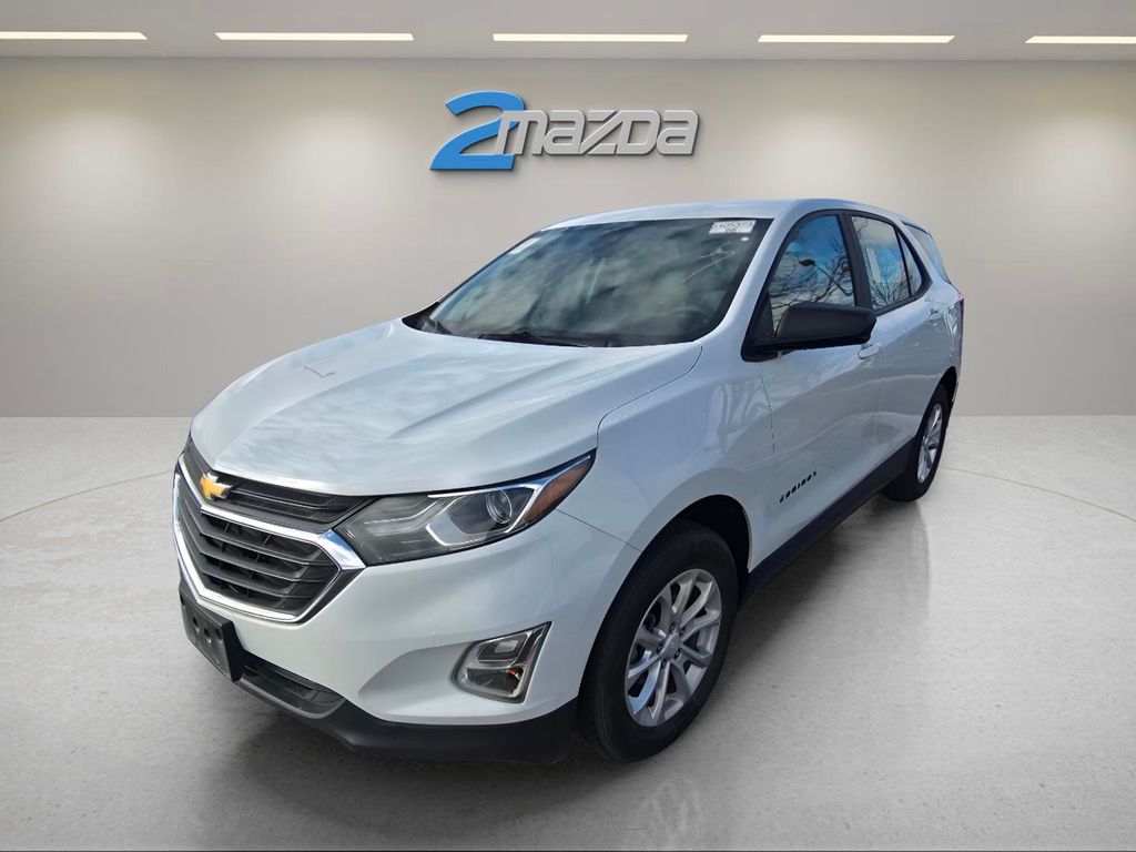 2020 Chevrolet Equinox LS's photo