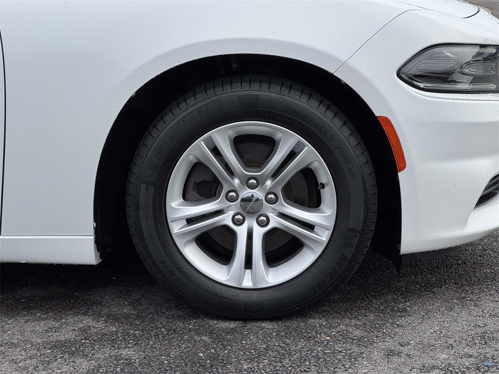 2019 Dodge Charger SXT photo 11